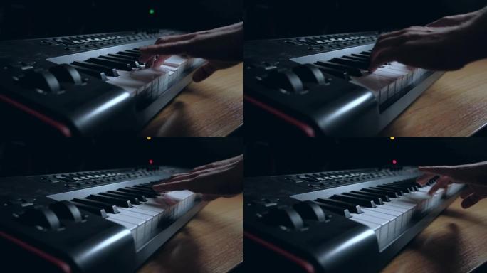 音乐家演奏MIDI键盘