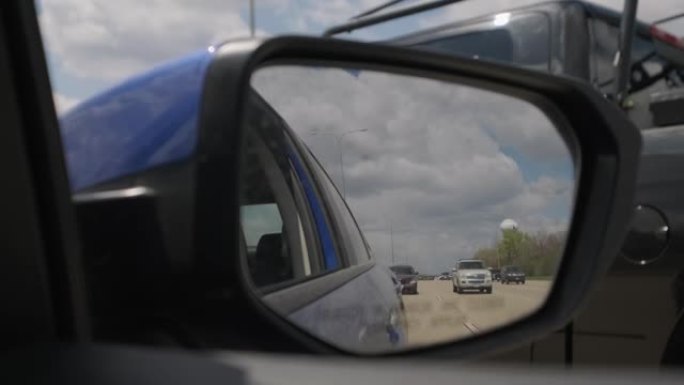 汽车在高速公路上行驶的镜子版本2