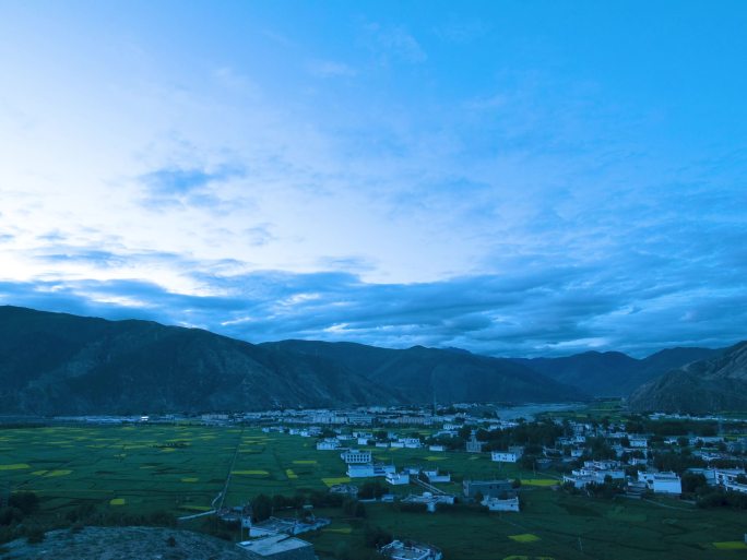 农村夜转日延时摄影 日落 云彩 新农村