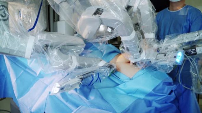 达芬奇系统手术。医院先进的机器人手术机器
