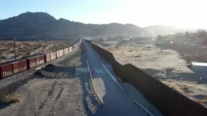 墨西哥和美国之间的国际边界墙的无人机视图