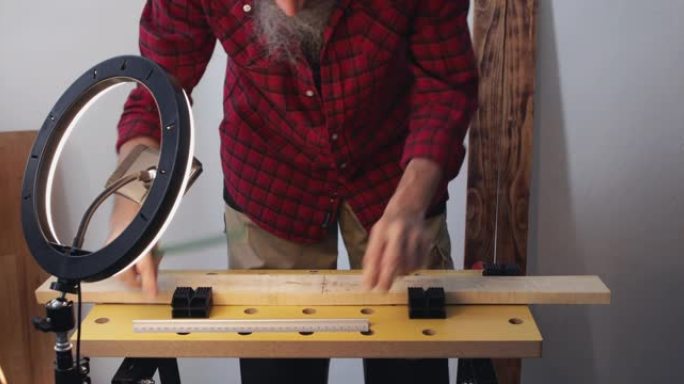 DIY木工博客，在木头上画标记