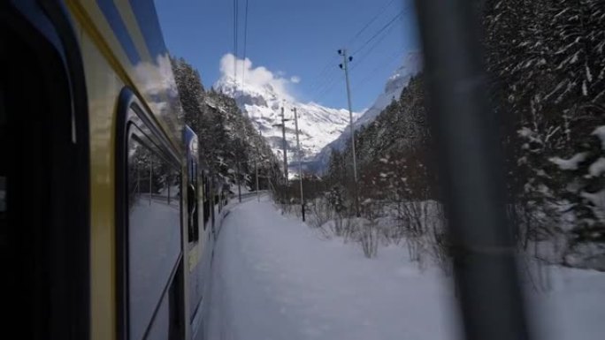 从因特拉肯到格林德瓦尔德的火车的少女峰山脉景观