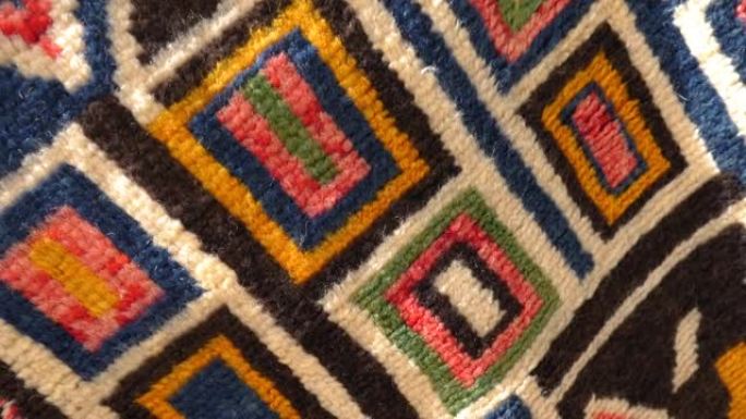 现代设计的彩色摩洛哥柏柏尔地毯。