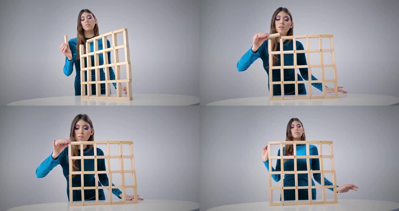 玩玩具积木的女人创意搭建稳定性专注力