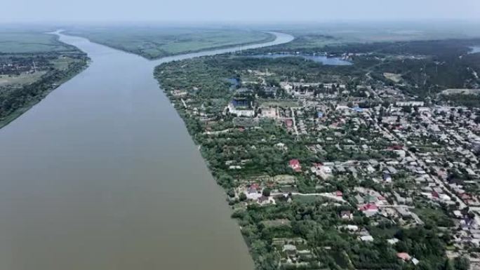 维尔科沃市 (乌克兰威尼斯，建在水上的城市) 的鸟瞰图是埃尔马科夫岛。(4K-60fps) Vylk