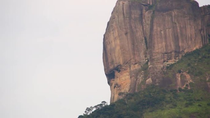 巴西里约热内卢的gavea stone。