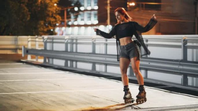 时尚时髦的女人晚上在街上溜冰