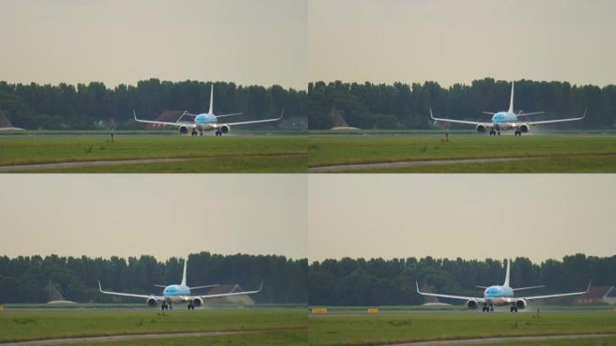 喷气式飞机从阿姆斯特丹机场起飞