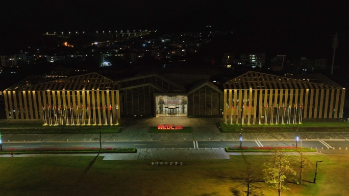 4K航拍从化世界生态设计小镇会议中心夜景