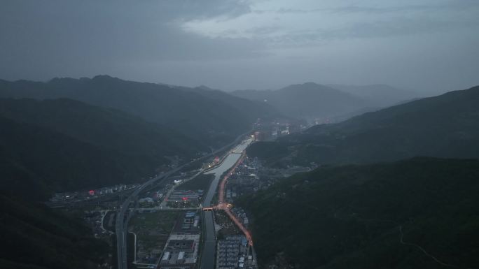 湖北襄阳保康县城市远景夜景4K航拍