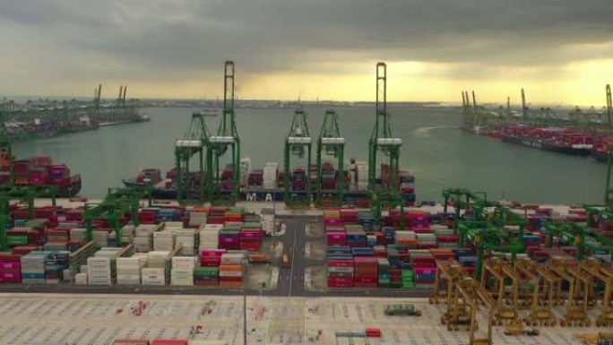 日落天空著名的新加坡城市集装箱港口海湾码头航空全景4k
