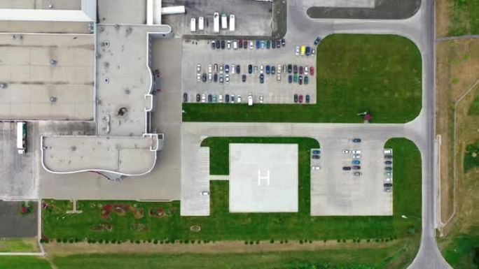 大型现代化工业工厂的鸟瞰图。直升机降落地点。从上面物流