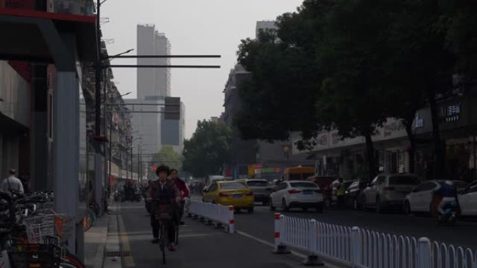 日落时间南航市中心交通街慢动作全景4k中国