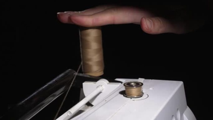 关闭筒管线轴纺纱缝纫机