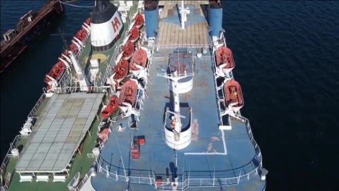 NEL Lines的传奇船 “Mytilene” 的航拍视频