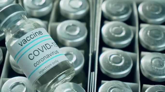 在细菌实验室预防接种的带有抗冠状病毒moderna疫苗的盒子行准备分发给患者和注射