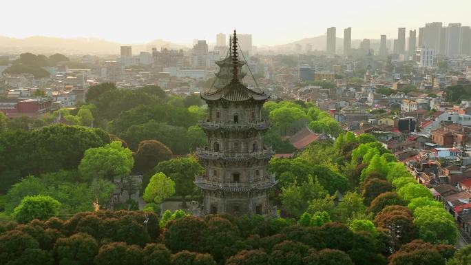 航拍清晨泉州西街开元寺东西塔日出风光