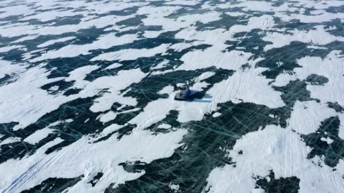 气垫船在冰上
