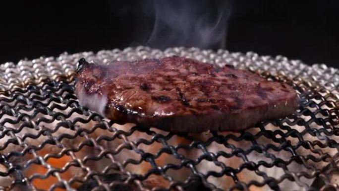 木炭烤肉。日本石芝。