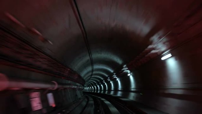 铁路隧道中的运动穿越隧道隧道穿梭机