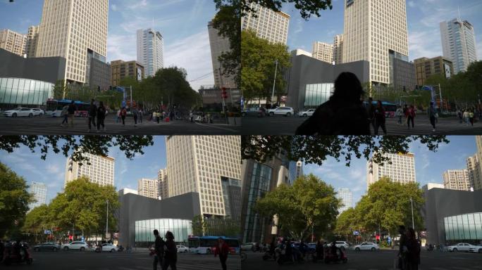 南京市中心著名电子商店前交通十字路口慢动作全景4k中国