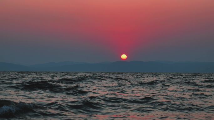 日落云南昆明海晏村滇池日落夕阳