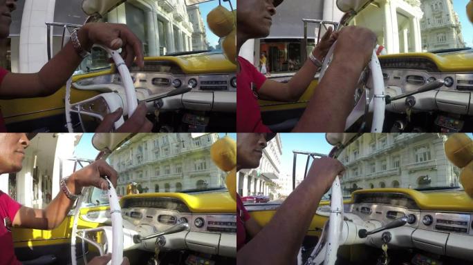 哈瓦那出租车历史悠久的老城区混合种族旅游之旅