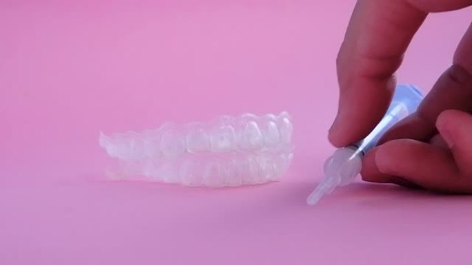 牙科美白乳光用手持漂白凝胶注射器，硅胶托盘更多美白牙齿