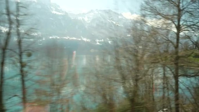 从布里恩茨湖边缘附近的火车窗口观看