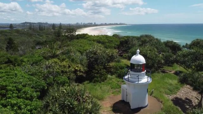 澳大利亚特威德海岸的莱蒂西亚吐痰和芬加尔岬角和灯塔