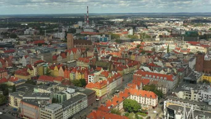 无人驾驶飞机对历史建筑和波兰弗罗茨瓦夫河的看法
