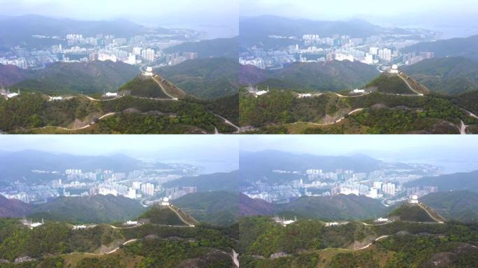 香港九龙附近郊野公园山顶天文台气象站的航拍画面