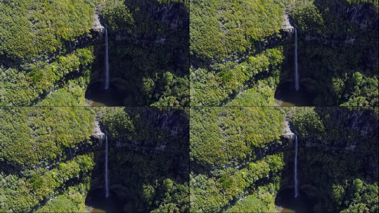 马德拉拉巴萨尔里斯科瀑布鸟瞰图