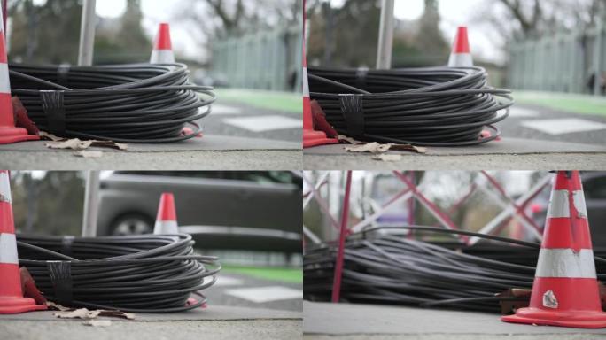 公共维修电气中拼凑在一起的电缆