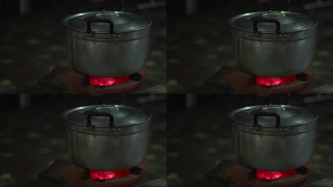 亚洲炉灶上的煮锅
