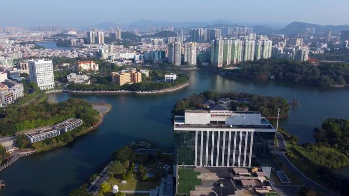 阳江 名扬湖畔公园 中心华邑酒店