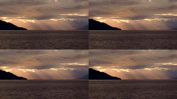 智利火地岛麦哲伦海峡海上日落