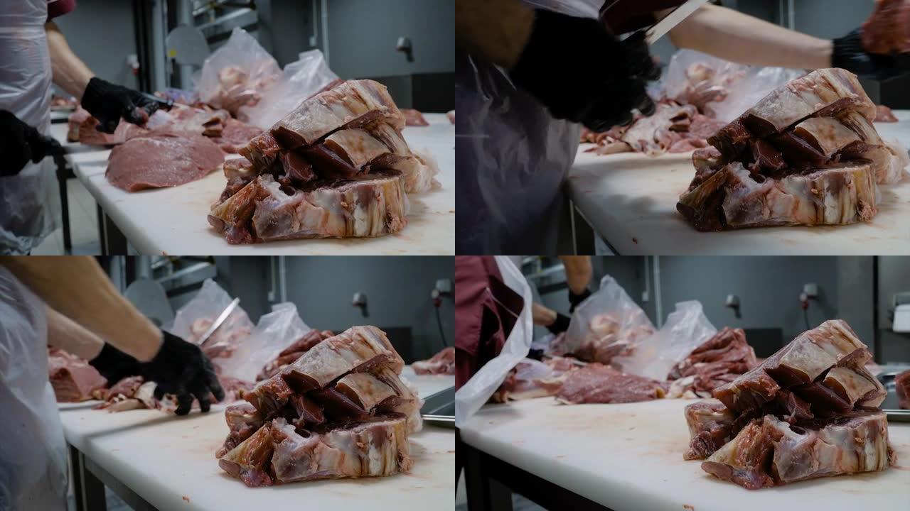 屠夫用刀割肉。切掉肉块。