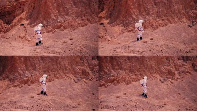 穿着太空服的女人独自一人去观光，在沙漠地区探索火星，梦想着人类遇见水源，生命。