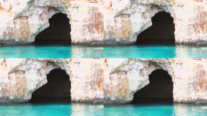 岩石海岸线上的自然而真实的沿海海洞