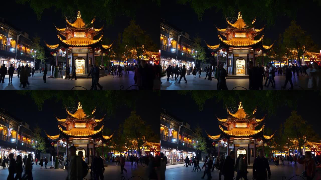 夜间照明南京市著名拥挤步行街广场全景4k中国