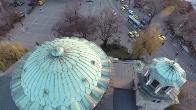 罗马尼亚布加勒斯特教堂的无人机拍摄。4k