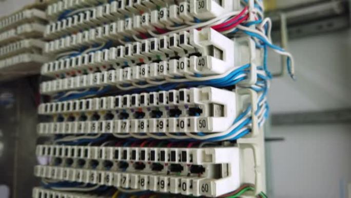 电话接线盒电缆系统由于底座克朗。用于电话和计算机电缆连接的开放式接线盒