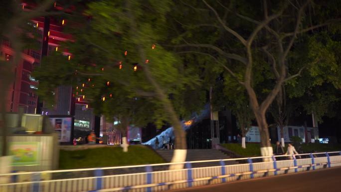 城市夜晚车窗外风景汽车行驶移动夜景风光