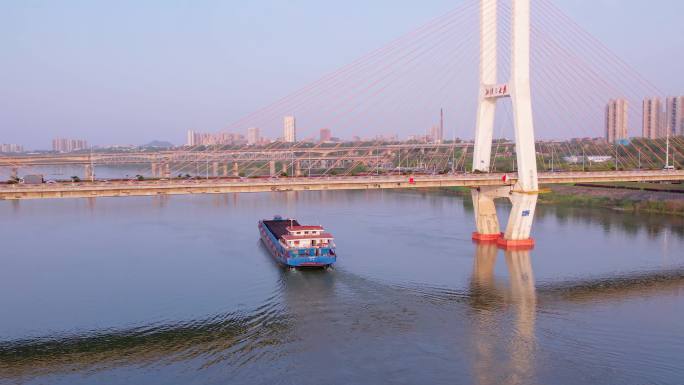 湘江船过桥