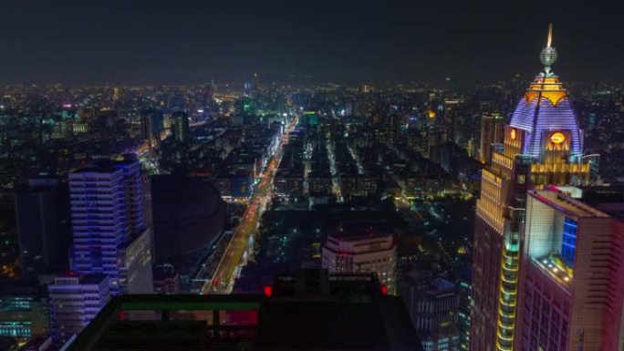 夜间照明台北城市景观市中心交通街屋顶全景4k延时台湾
