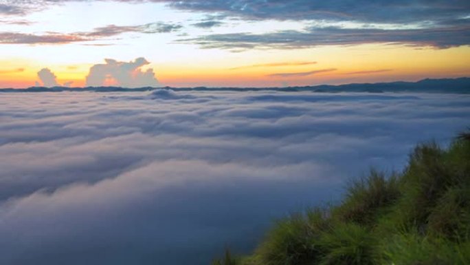泰国宋卡府，萨道，勒山，带薄雾和雾云的日落日出场景