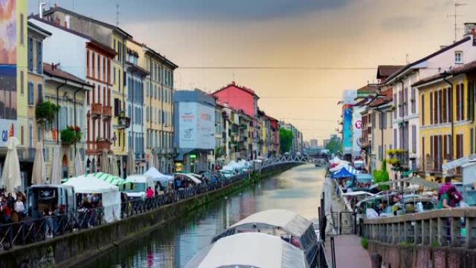 意大利雨天米兰市著名运河周末市场全景4k延时