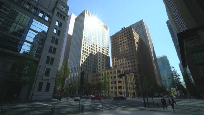 城市中的办公楼和十字路口